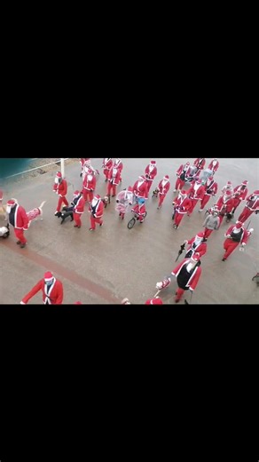 Remember you can PICK UP up your SANTA SUITS🎅🎅🎅 in ADVANCE from the foyer of the De La Warr Pavillion, Bexhill on Sea on SUNDAY 30th NOV 2pm-4pm. You can also pick up a token to enable you to collect your doggie's medal after the race. | Bexhill Lions club