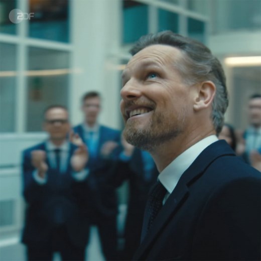 Die Finanzwelt ist Gewalt. Pure, rohe Gewalt. Bist Du dafür bereit? "Bad Banks" is back! Jetzt alle neuen Folgen der zweiten Staffel und Staffel 1 komplett in der ZDFmediathek schauen und ab 8.2. im ZDF. | ZDF