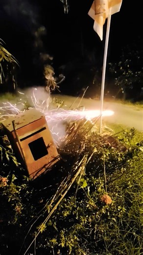 Thunder Clap #bungaapi #fireworks #ramadan #eid #night #fyp #shorts