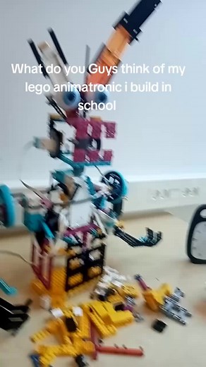 LEGO Spike Prime Animatronic Robot EON-01 Build