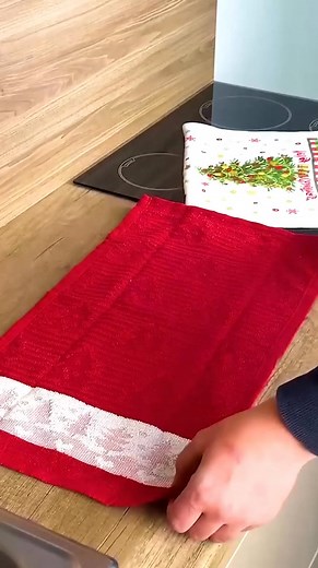 Seasonal bow accent for kitchen towels. #reelsviralシ #hack #support #viral #trick | Amazing tips and tricks