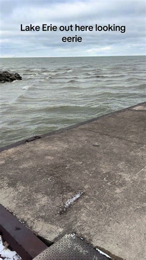 Square Waves on Lake Erie: A Rare Sight