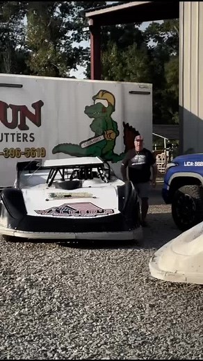 SuperBeeSpeedway (@superbeespeedway)’s videos with original sound - SuperBeeSpeedway