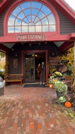 Bonita checking in… I’ve been dying to stay at The Common Man Inn & Spa. 💀 Follow along this week for my bone-chilling getaway! #spookyseason #plymouthnh #commonmannh #exploreplymouthnh #stayspooky #innandspa | The Common Man Inn Plymouth