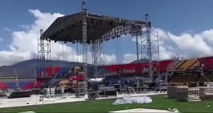 441K views · 3.1K reactions | OMG. #djs #lightingdesign #lighting #dj #evento #eventos #deejay #sonido #sonidos #stagelight #stagelighting #djlife #djlifestyle #djing #djgear #djset #eventplanner #eventplanning #concert #movingheadlight | Pro Stage Equipment Export | Facebook