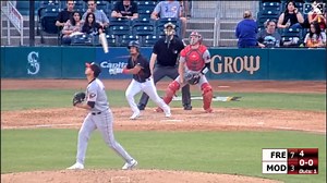 Labrada clubs three-run blast