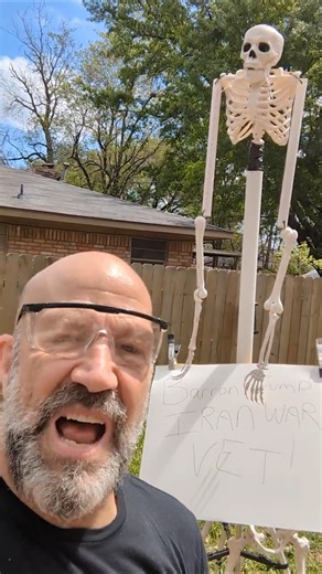 DESERT STORM VET SAYS SEND BARRON'S GOOFY ASS TO WAR DONALD #nokings