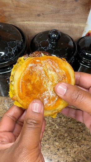 Freezer Door Breakfast Sandwiches I cooked my English muffins in the oven on 375 for about 15 minutes - butter on each side. I beat up 8 eggs, and added a lil kosher salt & white pepper. Threw em in a pan greased with avocado oil and cooked it for 15 minutes on 350 - in the middle rack. To reheat. Cook em in the oven on 375 for about 15 minutes! #breakfast | Daron The Chef