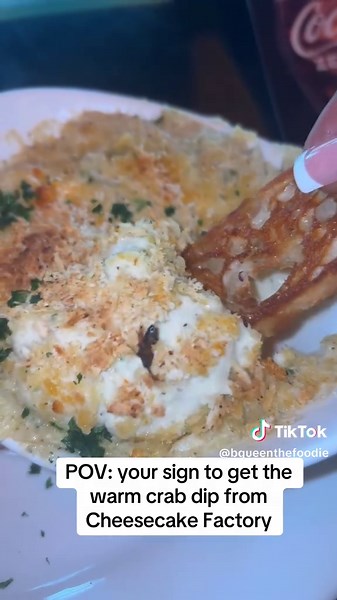 Delicious Warm Crab Dip from The Cheesecake Factory