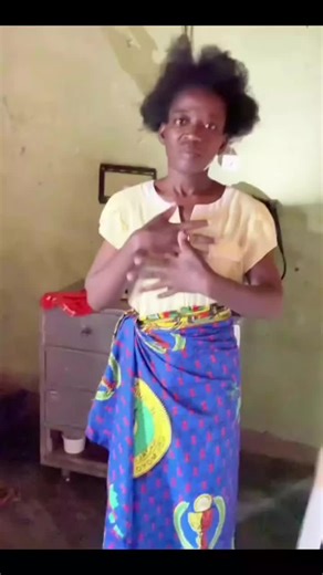 🇦🇴📍 Através de um vídeo amplamente partilhado nas redes sociais, a mãe da menina Belma pede uma audiência ao Ministro do Interior, Manuel Homem, a fim de expor a sua mágoa e as dificuldades que enfrenta atualmente. O caso, que chocou a sociedade, ocorreu no município de Viana (Luanda Sul) e envolve indivíduos que alegadamente se apresentam como agentes da Polícia Nacional de Angola, os quais terão ab_sado física e psicologicamente de uma menina. 🎥📷 Imagens: Internet | Facebook e Instagram