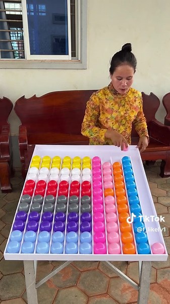 Clever Touch Color Balls: Smooth Sorting Technique