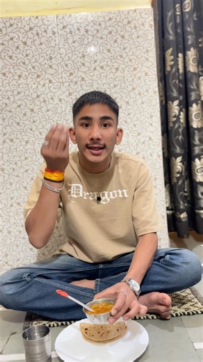 khane ki hmesha tarif karna chahia 😂🔥 #explore #funny #comedy #viralvideo #shorts #mummy #friends