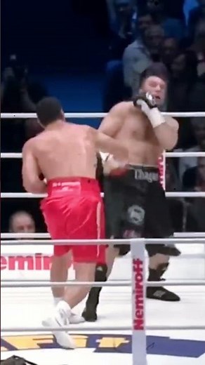 Wladimir Klitschko's DEVASTATING KO Against Ruslan Chagaev | Heavyweight Boxing Classic 🥊