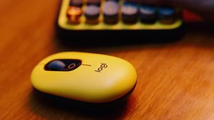 Lasst uns Kreativität neu definieren! 🤩 Es ist Zeit für verrückte Perspektiven und kreative Visionen - damit du besser arbeiten, gestalten und glücklich sein kannst. Und wer könnte uns hier besser unterstützen als Lizzo? | Logitech