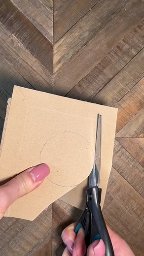 Best diy gift for someone who love music 😍 #diy #papercraft #giftidea #diyvinyl #budgetgift #crafts #craftidea #papeegift #paperdiy #fyp #foryoupsge #easydiy