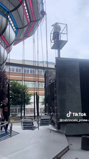 GRAZIE, TIRANO ✨ E anche la nostra tappa a Tirano è raggiunta al termine! Ringraziamo tutte le persone che sono venute a divertirsi con noi, vi aspettiamo ancora più carichi l’anno prossimo 💪🏻 PROSSIMA FERMATA?! #fyp #perte #giostre