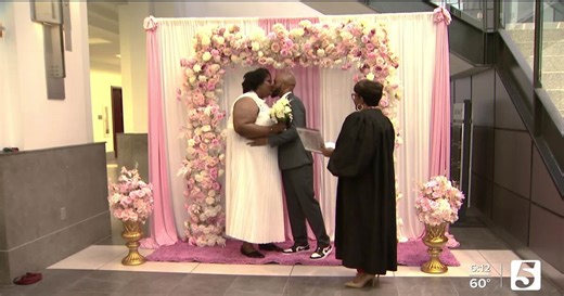 Judge performs 14 free Valentine's Day weddings at Davidson County courthouse