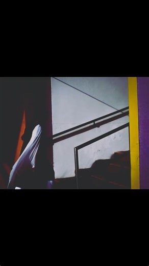 abstract street photography: chasing lights, colours and shadows