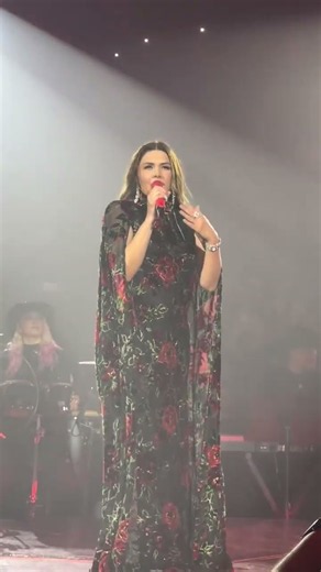 Yuridia lució ESPECTACULAR con este vestido 😍✨