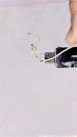 Simple Blinking LED Circuit Using MOSFET | DIY Electronics Project💖😻