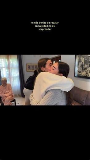 Marina Barrial on Instagram: "PubIi. Hay regalos que se dan una vez, y se recuerdan para siempre. Por eso estas joyas de @theofficialpandora harán este recuerdo mucho mas especial💝"