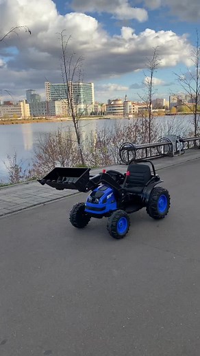 Самый популярный трактор на сегодня 🚜 #детскийтрактор #детскийэлектромобиль #электромобили #электромобиль