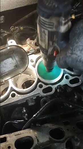 T5 Volvo 2.5l engine build, cylinders honed, scrubbing for reassembly
