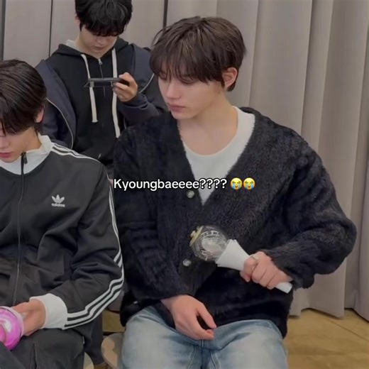 Charming Moments of K-Pop Idols Eating