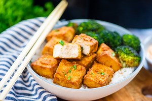 5.4K views · 54 reactions | Recipe: https://airfried.com/air-fryer-crispy-tofu/ We love this air fryer crispy tofu for a quick, healthy protein that goes great over rice, in stir-fries, or with a tasty dip! Making tofu crispy can be tricky, but our tips and tricks will help you get it right every time! | Buns In My Oven | Facebook