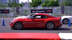 ＼三連休のスープラ特集③🏁／ 最終日は「Supra is back」の復活宣言と共に17年ぶりに日本に帰ってきた新型スープラ‼️ 世界の道で鍛えたピュアスポーツカーの走りを先日のイベントの様子とともにお楽しみください🚗😁 | TOYOTA / トヨタ自動車株式会社