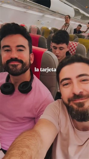 Volotea España on Instagram: "PUBLI ¿Te imaginas tener una tarjeta regalo de 200€ para viajar a cualquier destino Volotea? Pues deja de imaginarlo porque @viajaenunminuto y @volotea.es sorteamos dos tarjetas regalo por #SanValentin ❤️ Para participar es muy fácil: 1️⃣ Dale like y guarda este reel 2️⃣ Sigue a @viajaenunminuto y @volotea.es 3️⃣ Comenta con un destino de Volotea y menciona a 1 amigo/a con el que te irías de viaje Puedes participar todas las veces que quieras, mencionando personas 