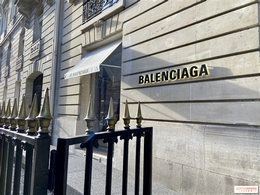 Paris Fashion Week: Balenciaga Fall-Winter 2026-2027 Show Steals the Spotlight - Video