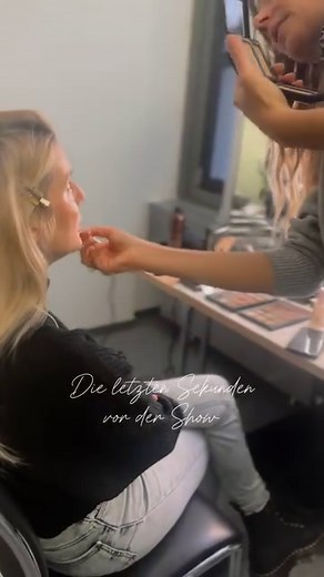 Behind the Scenes! Mein neuer Song „Sing!“ ist heute raus gekommen! Ich spiele „Sing“ für euch heute Abend live bei Riverboat, 22.00 Uhr im MDR! Schaut mal rein! #🤩 #jeanettebiedermann #musik #neuemusik #neuersong #sing #tv #riverboat #mdr | Jeanette Biedermann