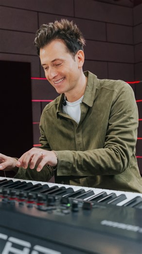Pianote on Instagram: "Peter Cincotti Performs “The Rainbow Connection” with Lisa Witt ⚡️ #pianote #musora #musoramedia #piano #pianochallenge #pianist"