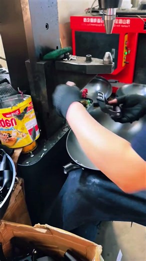 Installing pan lock for secure and stable cookware use