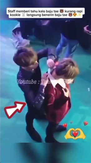 Sosweet banget😍 liat 👀 kookie 🐰 rapihin baju tae 🐻🤭💖✨