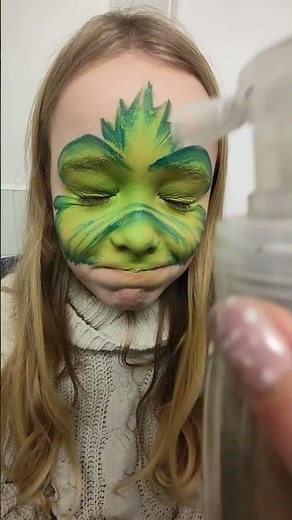Cute grinch face paint tutorial!