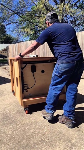 I have built the Smart Workbench by #casarojawoodworking #woodworking #diy