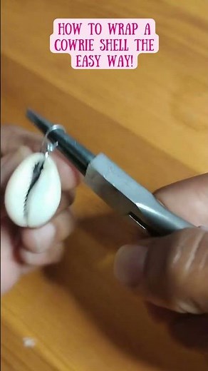 How to wrap a Cowrie Shell the easy way! #twistedwirejewelry #cowrieshell #tribaljewelry