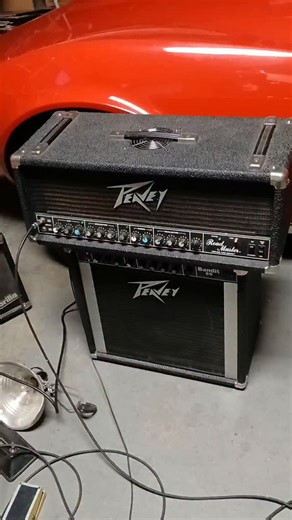 @miles_of_moonlight42069 | Awakening the beast. 160w with 6 6L6 power tubes, 4 12AX7s and 2 12AT7s. Only running an 8 Ohm load but even still had to be careful to not... | Instagram