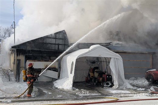 Une batterie au lithium à l'origine de l'incendie du garage Gaétan Turgeon - Courrier Frontenac
