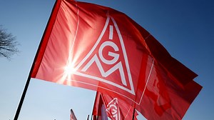 120.000 Jobs gestrichen: IG Metall schlägt Alarm – Arbeitsplätze wandern ab