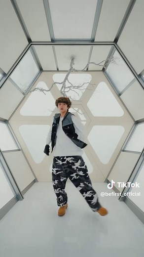 BE:FIRSTのライブパフォーマンス『GRIT』