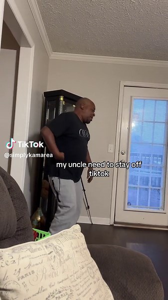 Granny Laughing at Clock That Tea Dance | Shamar Dance Challenge