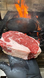 Chef Spencer shows us how it’s done 🔥 Watch as Chef Spencer cooks up our 120-day dry-aged Black Angus Ribeye to perfection. From pan temp to resting time, it’s all about the details when you’re working with a cut this special. This isn’t just steak, it’s an experience. Want to try it for yourself? Order online at www.barranchco.com or give us a call. We’ll have your cut ready for pickup. #barranchsteakco #downtownplano #blackangusribeye | BAR-Ranch Steak Company