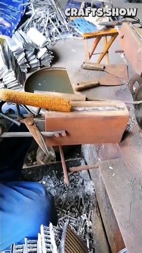 🏭🧪 Pouring Molten Metal into an Industrial Comb Mold