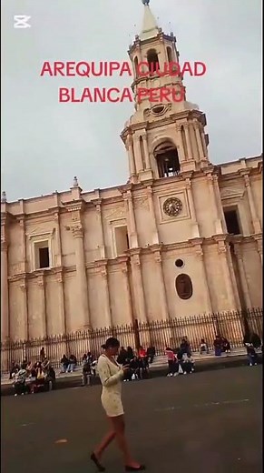 Arequipa, conocida como la "Ciudad Blanca" de Perú, es la segunda ciudad más poblada del país