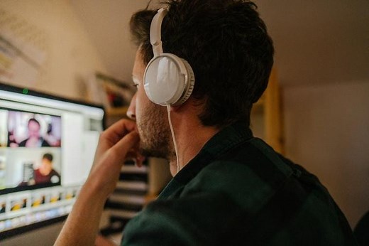 20 Tips For Addressing Workplace Loneliness In Remote And Hybrid Teams