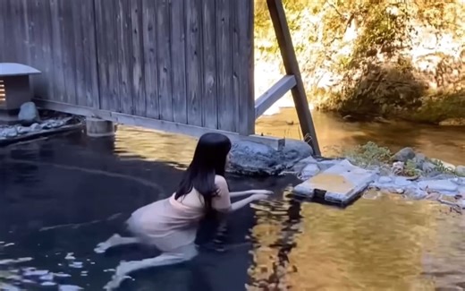 【温泉女神】【乱れ紅葉🍁】身も心も染まる絶景温泉　#hotspring #onsen