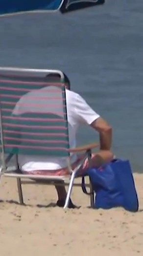 President Joe Biden and First Lady Jill Biden spend a couple of hours on the beach in Rehoboth Beach, Delaware. #beachday #delaware #summer #fyp #summervibes #flotus #beachvibes #chill #biden #beach #beachlife #potus | ZenSpace
